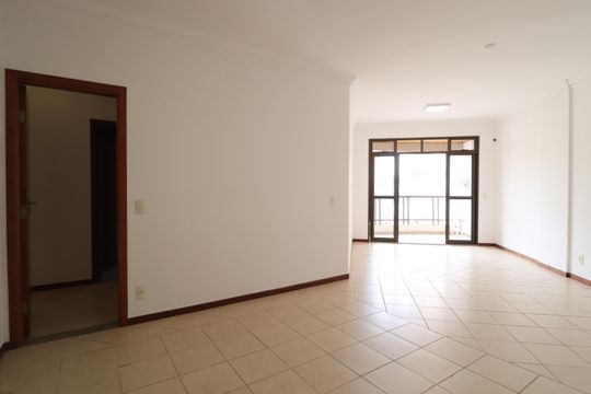 Apartamento para alugar com 4 quartos, 162m² em Maracanã, Uberlândia