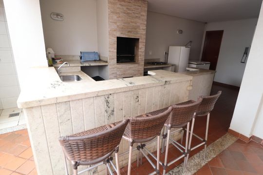 Área comum - Churrasqueira de apartamento para alugar com 4 quartos, 162m² em Maracanã, Uberlândia