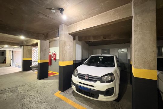 Garagem de apartamento à venda com 2 quartos, 50m² em Vila Palmares, Santo André