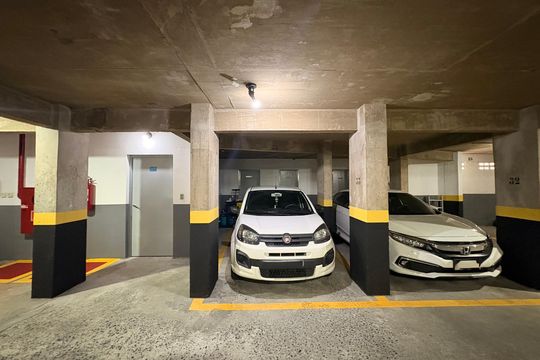 Garagem de apartamento à venda com 2 quartos, 50m² em Vila Palmares, Santo André