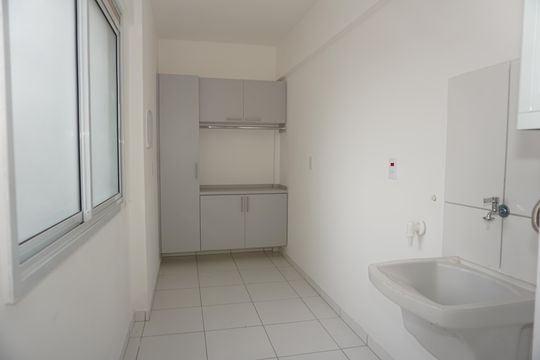 Lavanderia de apartamento para alugar com 3 quartos, 125m² em Jardim Santa Barbara, Embu das Artes