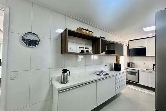 Cozinha de apartamento à venda com 4 quartos, 150m² em Quarta Parada, São Paulo