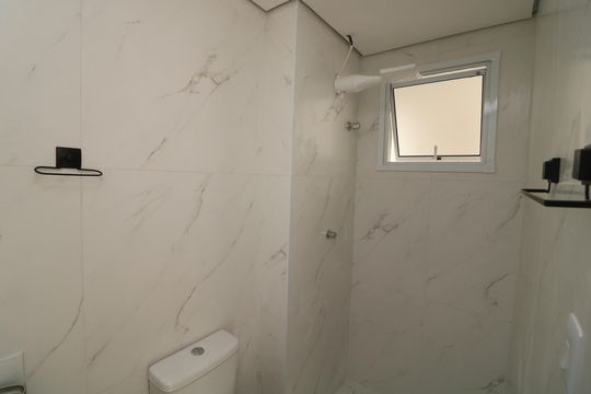 Banheiro de kitnet/studio para alugar com 1 quarto, 36m² em Vila Prudente, São Paulo