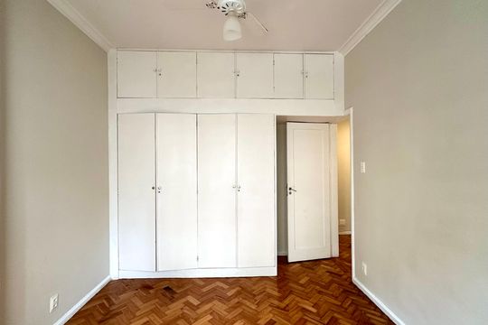 Quarto 2 de apartamento para alugar com 2 quartos, 62m² em Copacabana, Rio de Janeiro
