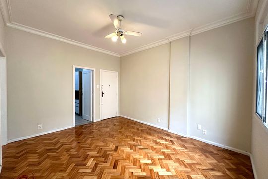 Sala de apartamento para alugar com 2 quartos, 62m² em Copacabana, Rio de Janeiro