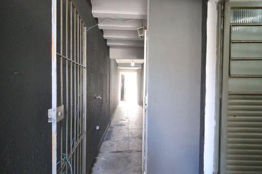 Área comum - corredor de casa para alugar com 1 quarto, 30m² em Jardim Satelite, São Paulo
