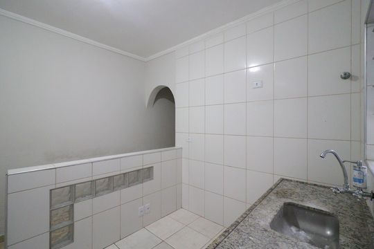 Cozinha de casa para alugar com 1 quarto, 30m² em Jardim Satelite, São Paulo