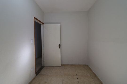 Quarto de casa para alugar com 1 quarto, 30m² em Jardim Satelite, São Paulo