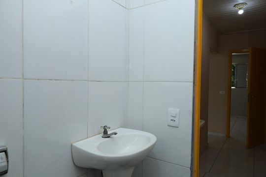 Banheiro de casa para alugar com 1 quarto, 55m² em Jardim Helena, São Paulo