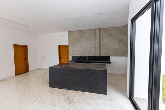 Cozinha de casa de condomínio à venda com 4 quartos, 350m² em Alphaville Lagoa dos Ingleses, Nova Lima