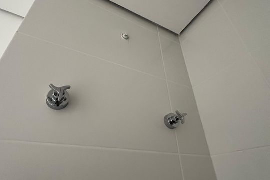 Suite de apartamento à venda com 2 quartos, 55m² em Bosque da Saúde, São Paulo