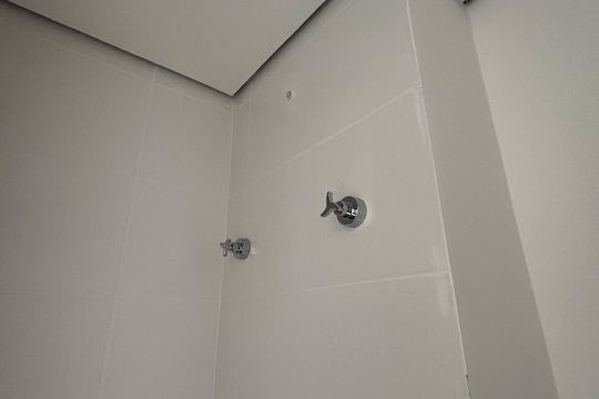 Banheiro de apartamento à venda com 2 quartos, 55m² em Bosque da Saúde, São Paulo