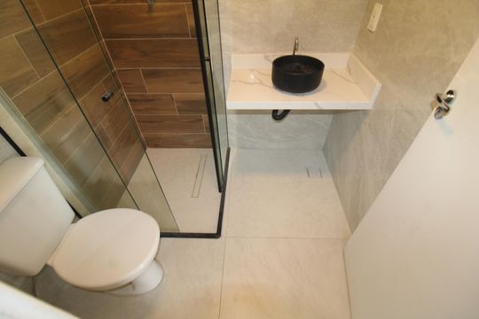 Banheiro de apartamento à venda com 1 quarto, 31m² em Parada Inglesa, São Paulo