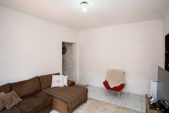 Casa à venda com 6 quartos, 230m² em Taboão, Diadema