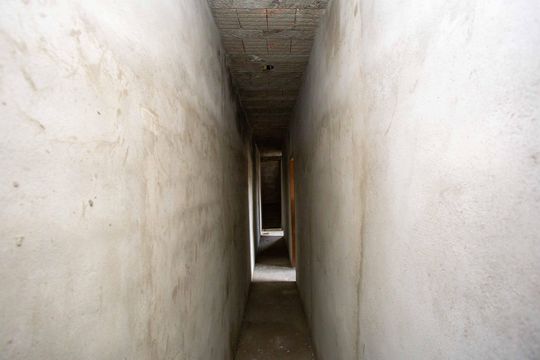 Corredor de casa à venda com 6 quartos, 230m² em Taboão, Diadema