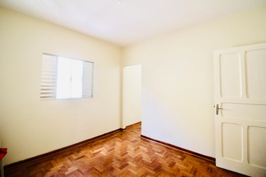 Quarto 3 de casa à venda com 3 quartos, 400m² em Vila Dalila, São Paulo