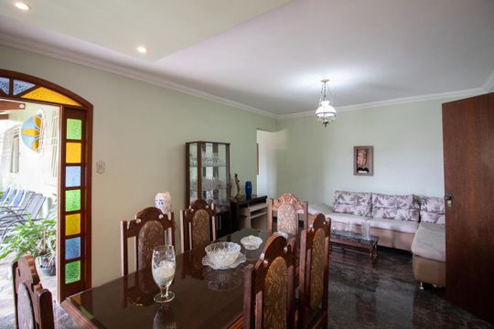 Sala 1 de casa para alugar com 4 quartos, 270m² em Ressaca, Contagem