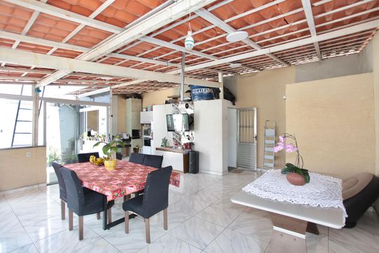 Terraço de casa à venda com 3 quartos, 100m² em Tropical, Contagem