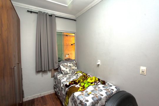 Quarto 3 de casa à venda com 3 quartos, 100m² em Tropical, Contagem