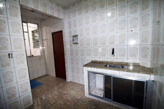 Cozinha de apartamento à venda com 2 quartos, 70m² em Olaria, Rio de Janeiro