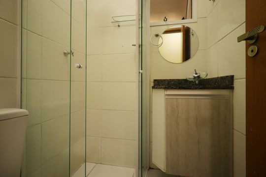 Banheiro de apartamento para alugar com 2 quartos, 44m² em Vila Progresso, Santo André