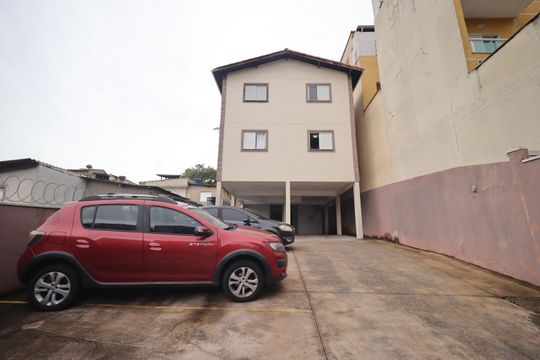 Garagem e Fachada de apartamento para alugar com 2 quartos, 44m² em Vila Progresso, Santo André