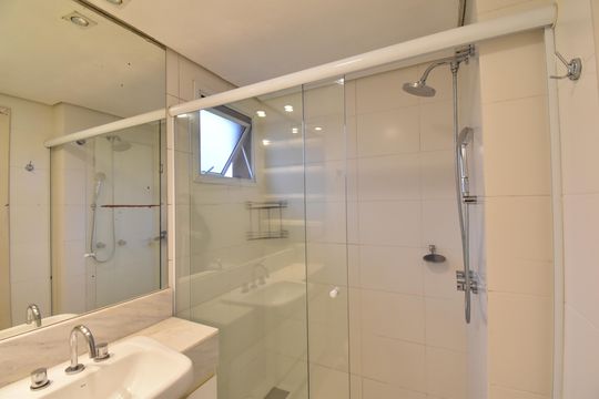 Banheiro da Suíte de apartamento à venda com 3 quartos, 118m² em Rebouças, Curitiba