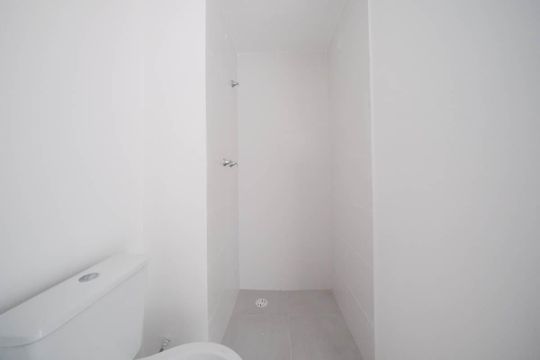 Banheiro de apartamento à venda com 2 quartos, 39m² em Vila Campanela, São Paulo