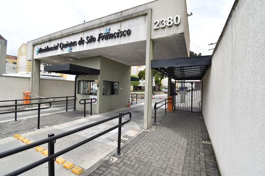 Fachada do condomínio de apartamento para alugar com 3 quartos, 53m² em Fazendinha, Curitiba