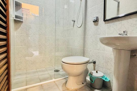 Banheiro 1 de casa de condomínio para alugar com 5 quartos, 394m² em Alphaville, Santana de Parnaíba