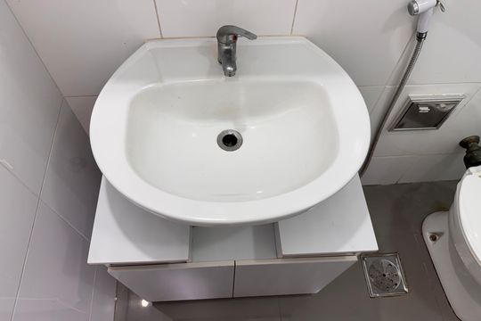 Banheiro Social de apartamento para alugar com 2 quartos, 50m² em Barra da Tijuca, Rio de Janeiro