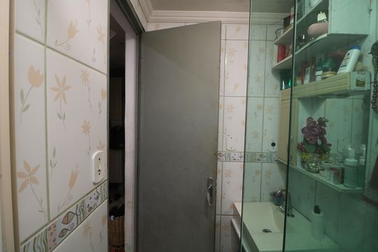 Banheiro de casa à venda com 2 quartos, 50m² em Jardim Tiete, São Paulo
