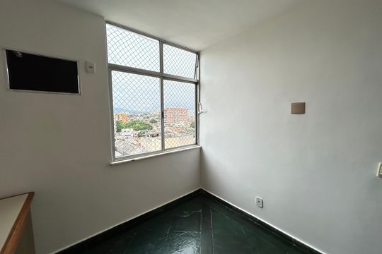 Quarto 1 de apartamento para alugar com 2 quartos, 72m² em Jacarepaguá, Rio de Janeiro