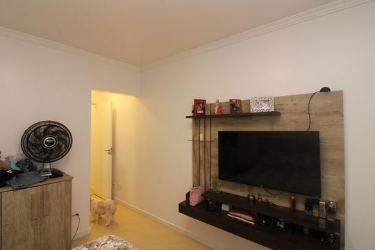 Suíte de casa à venda com 3 quartos, 150m² em Vila Lais, São Paulo