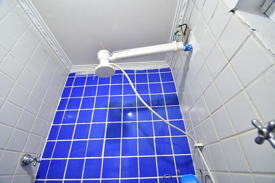 Banheiro de kitnet/studio para alugar com 1 quarto, 31m² em Cidade Universitária, Campinas