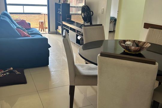 Sala de apartamento para alugar com 3 quartos, 90m² em Aviação, Praia Grande