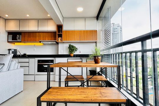 Sala de jantar de apartamento para alugar com 1 quarto, 47m² em Empresarial 18 do Forte, Barueri