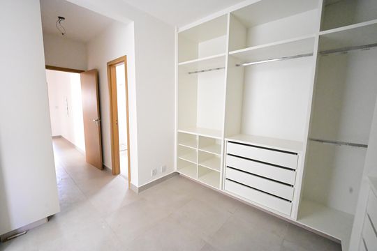 Casa de Condomínio para alugar com 4 quartos, 200m² em Jardins Lyon, Aparecida de Goiânia