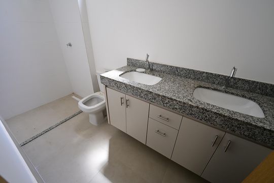 Casa de Condomínio para alugar com 4 quartos, 200m² em Jardins Lyon, Aparecida de Goiânia