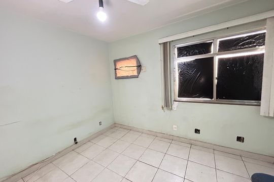 Quarto 1 de casa para alugar com 3 quartos, 298m² em Vila Valqueire, Rio de Janeiro