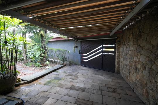 Garagem de casa para alugar com 3 quartos, 656m² em Parque das Nações, Santo André