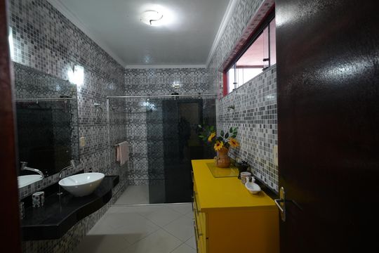 Banheiro Social de casa para alugar com 3 quartos, 656m² em Parque das Nações, Santo André