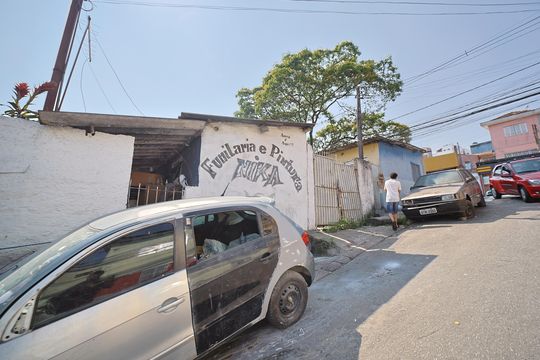 Casa à venda com 5 quartos, 400m² em Vila Nhocuné, São Paulo