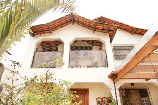 Fachada  de casa à venda com 5 quartos, 330m² em Alto Caiçaras, Belo Horizonte