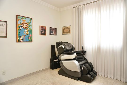 Quarto 3 de casa à venda com 5 quartos, 330m² em Alto Caiçaras, Belo Horizonte
