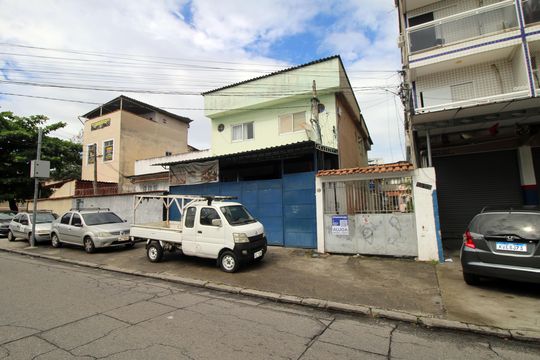 Fachada  de casa para alugar com 2 quartos, 60m² em Ramos, Rio de Janeiro