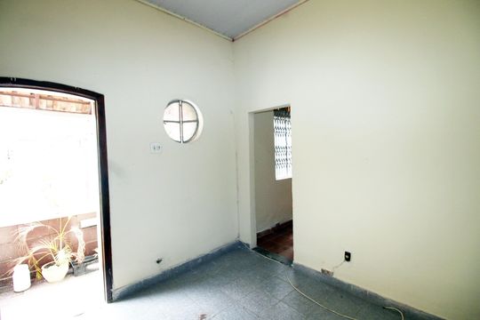 Sala de casa para alugar com 2 quartos, 60m² em Ramos, Rio de Janeiro