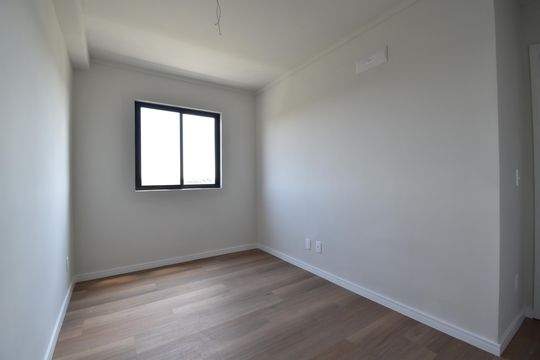 Suíte de apartamento para alugar com 2 quartos, 53m² em Hauer, Curitiba
