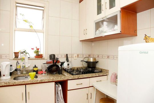 Cozinha + Área de Serviço de apartamento à venda com 1 quarto, 38m² em Independência, Porto Alegre