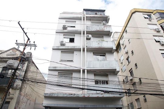 Fachada de apartamento à venda com 1 quarto, 38m² em Independência, Porto Alegre